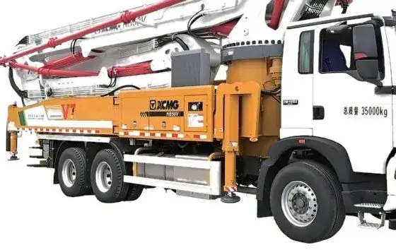 Concrete pump truck · HOWO