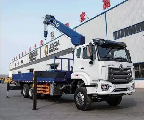 SINOTRUK HOWO 6×4 Truck-Mounted Crane