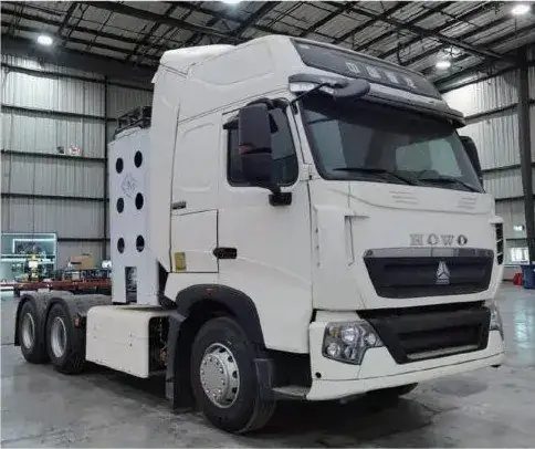 SINOTRUK HOWO NX 6×4 CNG Tractor Truck